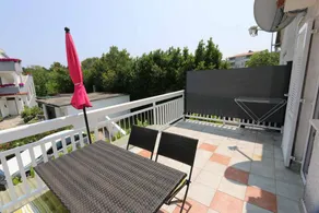 Apartment with barbecue & garden - Image 2