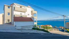 Flat with barbecue & garden | Sea view | Next to the beach - Image 2
