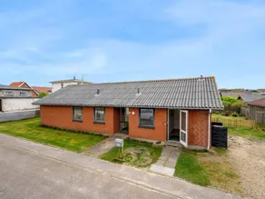 Family-oriented pleasant holiday home with garden | Close to the beach | Pets are welcome - Image 3