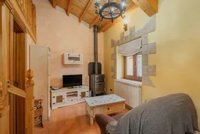 House with jacuzzi - Image 3