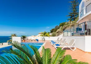 Villa mit Pool, Terrasse und Grill | Meerblick - Image 2