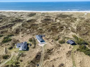 Holiday home with terrace - Image 5