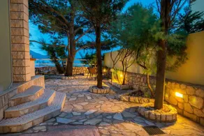 Apartment with garden, terrace & fast internet | Sea view - Image 2