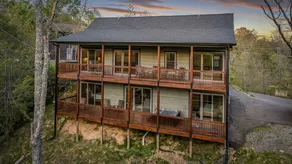 Grand chalet convivial et familial avec jacuzzi, barbecue et piscine | Vue montagne - Image 2