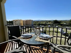 Appartement de vacances avec terrasse, piscine et jardin - Image 3