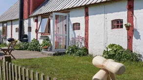 Holiday home with terrace & barbeque - Image 3
