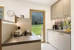 Flat with terrace, garden & sauna | Garden view - Image 4