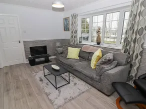 Family-friendly cottage with pool | Pets are welcome - Image 4