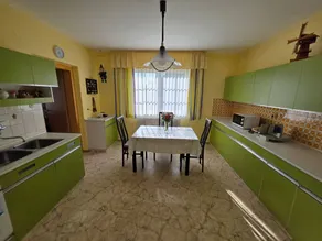 Holiday apartment with garden & terrace | Garden view | Perfect for remote work - Image 5