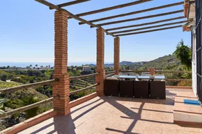 Gemütliches Ferienhaus mit schnellem Internet, privatem Pool und Terrasse | Bergblick | Ideal für Homeoffice - Image 3