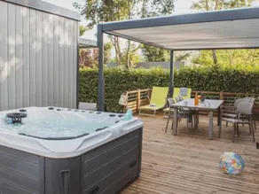 Mobil-home adapté aux familles avec terrasse et piscine chauffée | Avec animaux bienvenus - Image 5