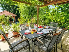 Ferienhaus mit privatem Pool, Grill und Garten - Image 2