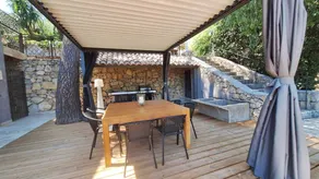 Voll ausgestattete Villa mit Pool, Terrasse und Garten | Gartenblick - Image 2
