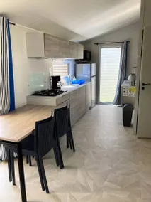 Mobile home with sauna, terrace & hot tub - Image 4