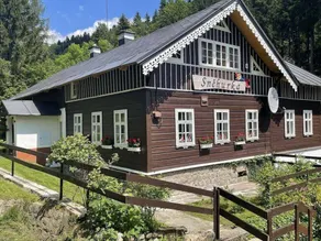 Cottage with garden, barbeque & terrace - Image 2