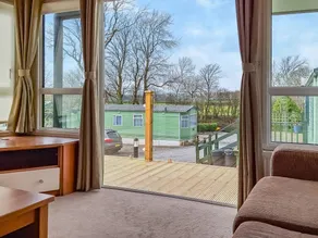 Cottage with garden | River view - Image 2
