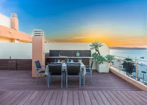 Stunning Luxury Penthouse with Sea Views, Wi-Fi and Air Conditioning - Image 2
