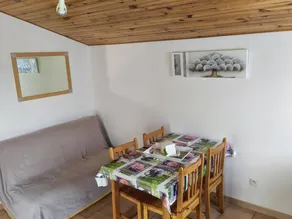 Chalet with pool - Image 5