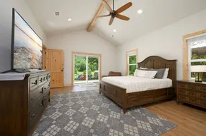 Enchanting Riverside Cabin Retreat with Mountain Views near Sardis Lake Oklahoma - Image 2