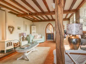 Cottage with garden - Image 3