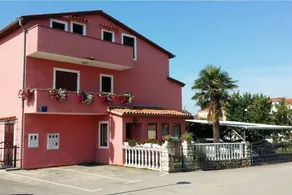 Apartamento vacacional con jardín, terraza y barbacoa - Image 4