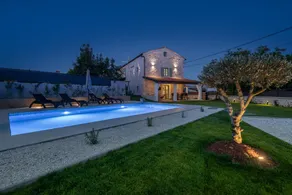 Agradable villa totalmente equipada con piscina climatizada, terraza y barbacoa - Image 3