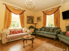 Cottage with garden & jacuzzi - Image 5