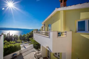 Holiday apartment with barbecue, garden & pool | Sea view - Image 5