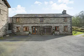 Cottage with garden - Image 2