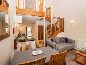 Cottage with garden - Image 3