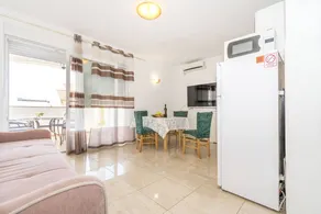 Fully equipped lovely apartment with terrace & barbeque | Garden view | Close to the beach - Image 5