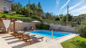 Fully equipped pleasant holiday home with pool, terrace & BBQ - Image 4