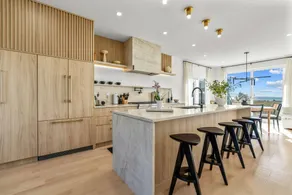 Peaceful Oceanfront Villa in Bourne, Massachusetts - Image 3