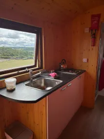 Family-friendly cabin with garden - Image 4