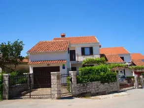 Apartment with barbeque & terrace - Image 2