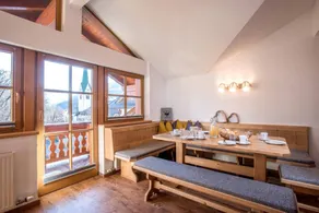 Apartamento ideal para familias con piscina y jardín - Image 3