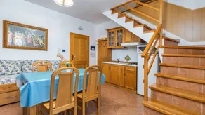 Holiday apartment with garden & BBQ - Image 2
