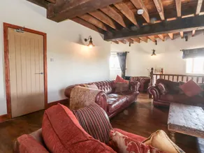 Casa rural ideal para familias con jardín - Image 4