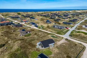 Family-oriented charming house with terrace | Close to the beach - Image 2