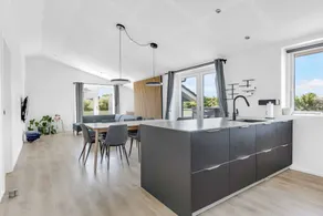 Family-oriented house with BBQ & garden | Pets are welcome - Image 5
