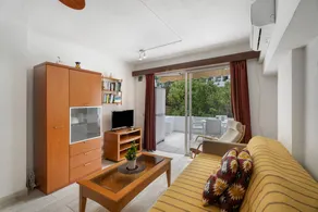 Lovely house with terrace, garden & heated pool | Sea view | Close to the beach - Image 4