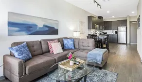 SuitesRUs Apart Hotel at Glendale - Image 2
