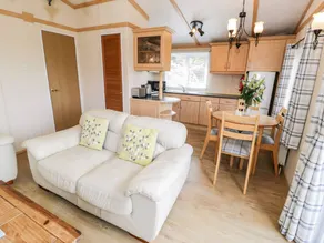 Child-friendly wonderful cottage with garden & barbecue | Beach view - Image 3