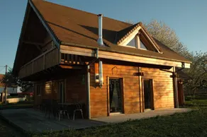 Gite with BBQ, garden & pool - Image 4