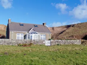 Family-oriented cottage with garden | Sea view | Dogs allowed - Image 2