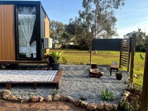 Romantic Tiny House Getaway Near Adelaide and Barossa Valley South Australia - Image 4
