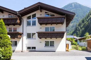Holiday flat with sauna and indoor pool - Image 3