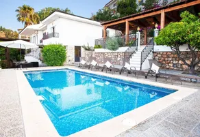 Villa Maria Jesus mit Meer- und Bergblick, Pool, Garten und WLAN - Image 2