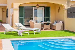 Villa with garden, terrace & private pool - Image 4