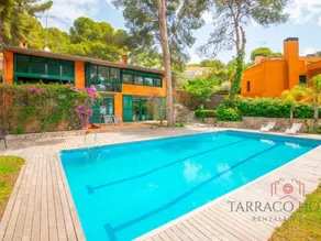 Apartment with terrace, barbecue & private pool | Next to Castell de Tamarit | Sea view - Image 2
